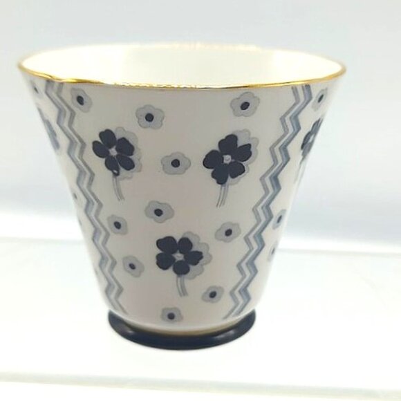 Royal Grafton Teacup & Saucer Fine Bone China Made in England Floral Gold Trim - Picture 6 of 8